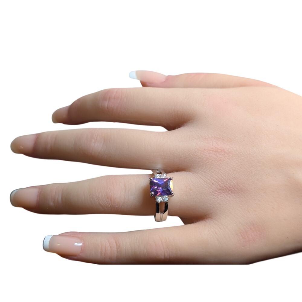Emerald Cut Purple Crystal & Four Round Cut CZ Silver Tone Ring Size 8.25 - Picture 5 of 5